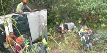 Vagoneta cae a un barranco en la Alcaldía Álvaro Obregón, CDMX, al menos 18 trabajadores resultaron heridos