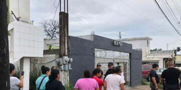 Vecinos detienen a mujer que presuntamente robaba en casas de Reynosa, Tamaulipas