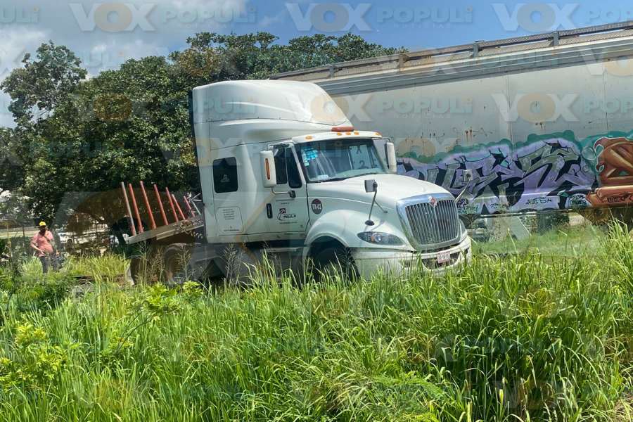 accidente de tráiler con tren en Altamira