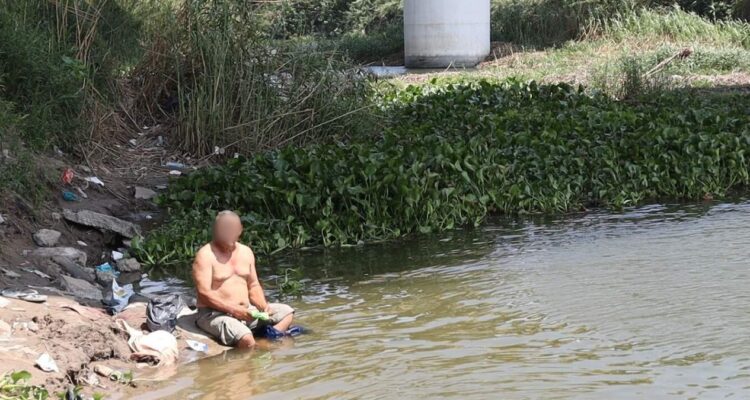bañarse en el río Bravo