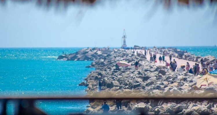 derrama económica en playa Miramar