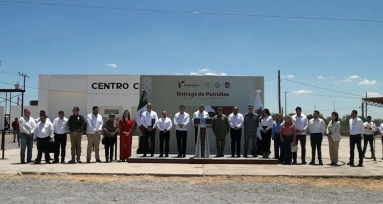 entrega de patrullas a la guardia en Tamaulipas