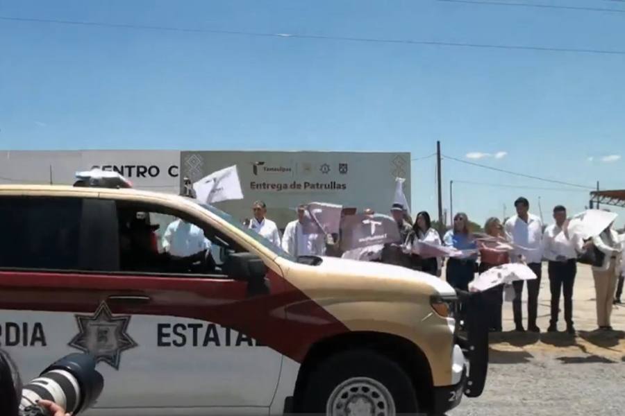 entrega de patrullas en Tamaulipas