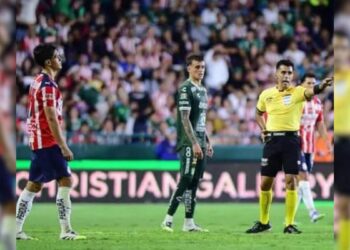 error del VAR contra Chivas