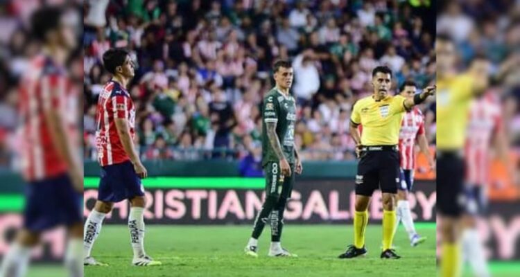 error del VAR contra Chivas