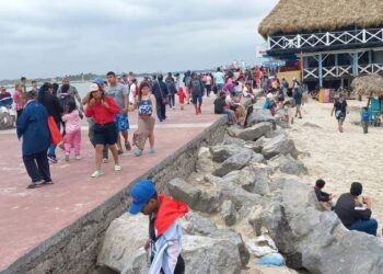 escolleras de playa Miramar