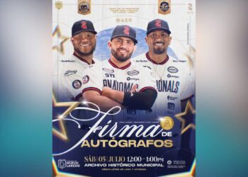 firma de autógrafos Tecos de los Dos Laredos