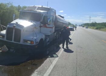 fuga de combustóleo en Carretera Victoria Monterrey