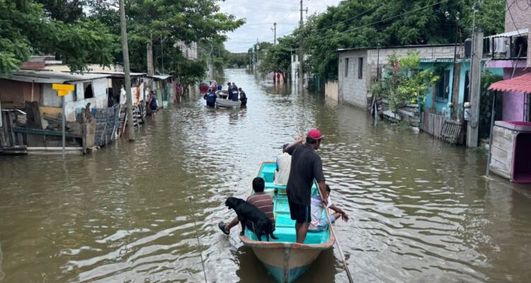 inundaciones en calles de Tampico