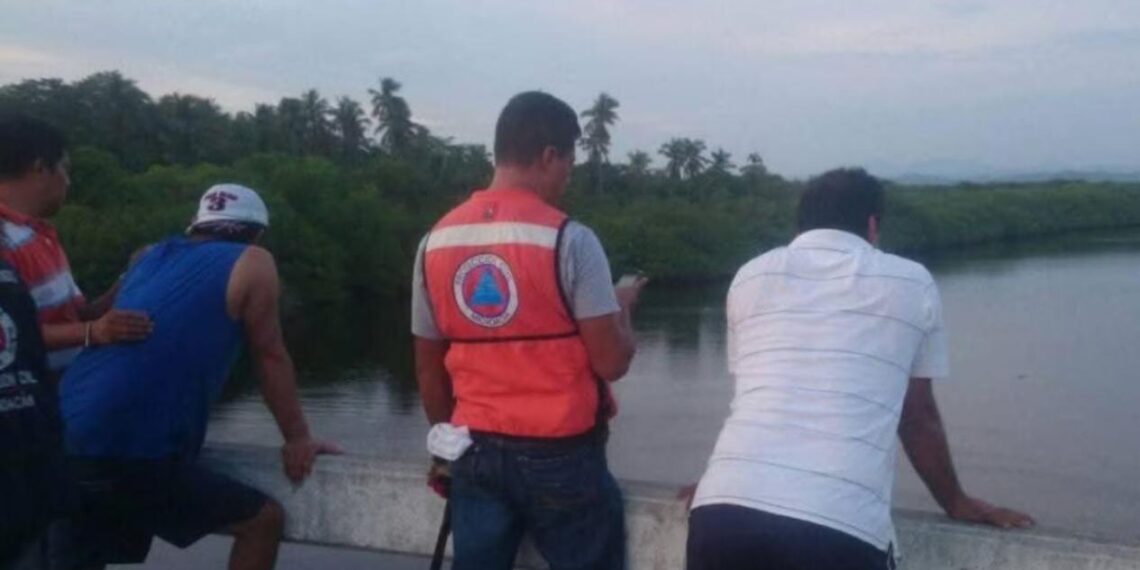 niño atacado por cocodrilo en Michoacán