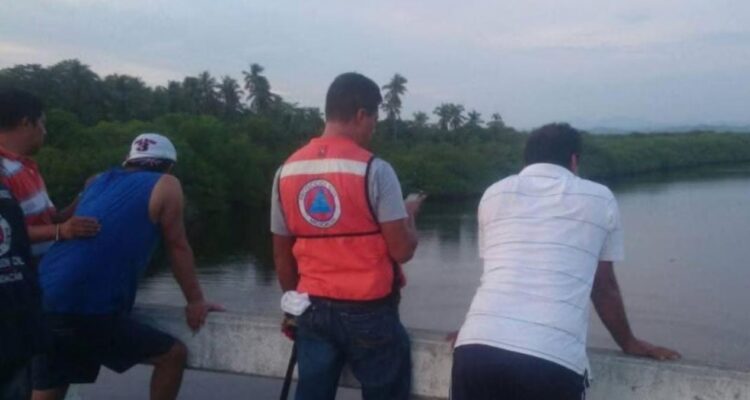 niño atacado por cocodrilo en Michoacán
