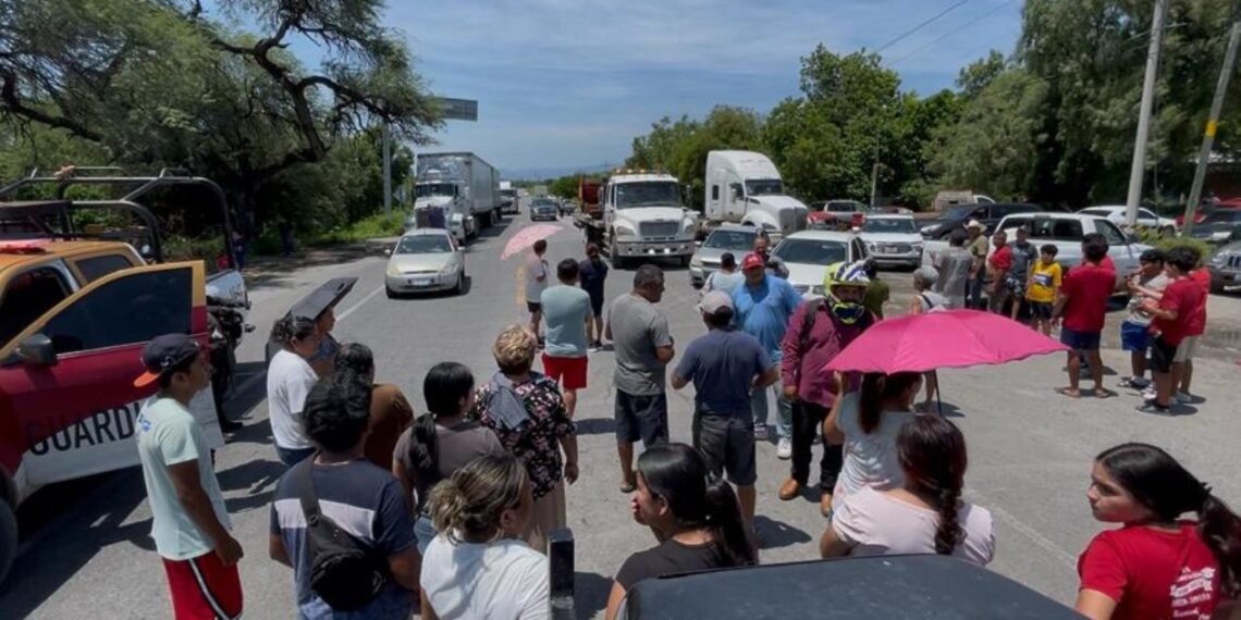 protesta en carretera Victoria Monterrey