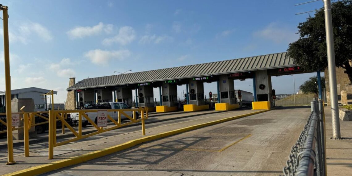 puente de comercio mundial nuevo laredo