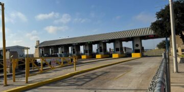 puente de comercio mundial nuevo laredo