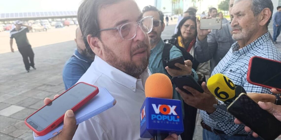 revisión de escuelas dañadas en Tamaulipas