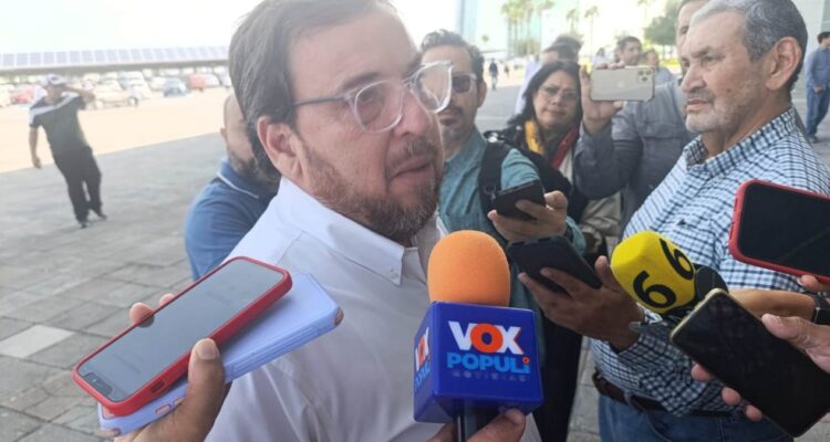 revisión de escuelas dañadas en Tamaulipas