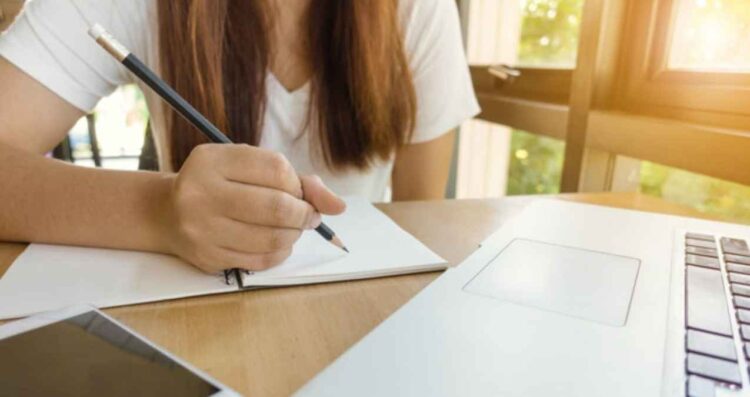 ¿Cómo estudiar gratis una licenciatura de la UnADM desde casa