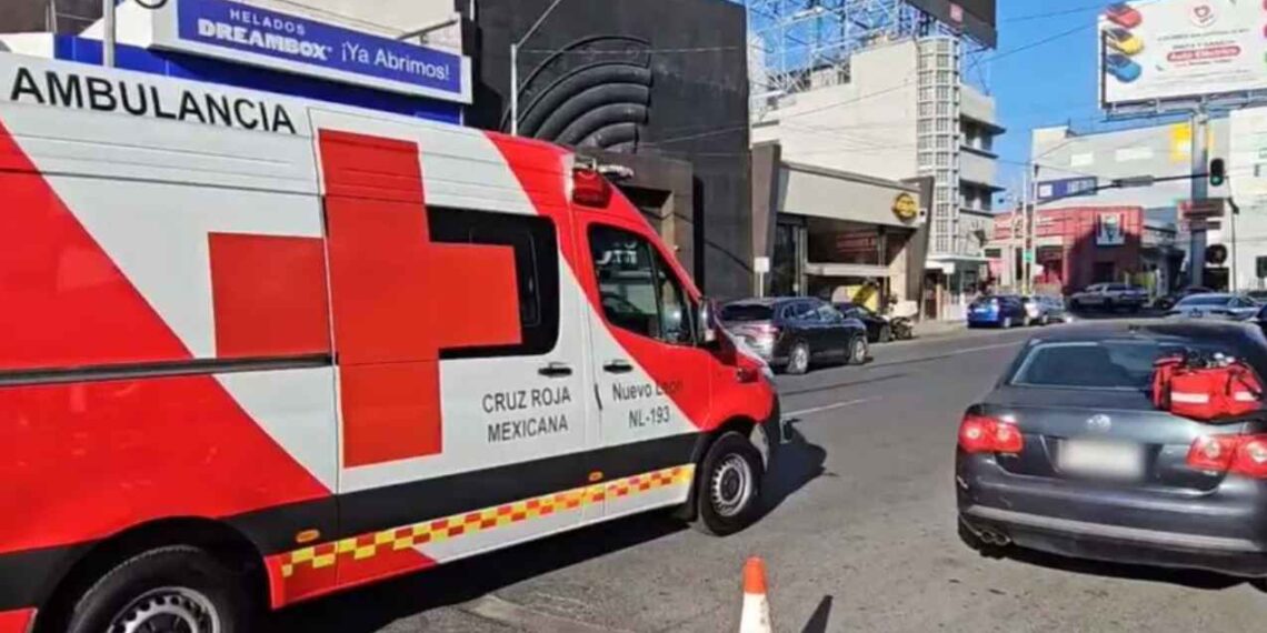 Accidente en el Centro de Monterrey deja dos personas lesionadas