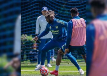 Allan Saint-Maximin debut