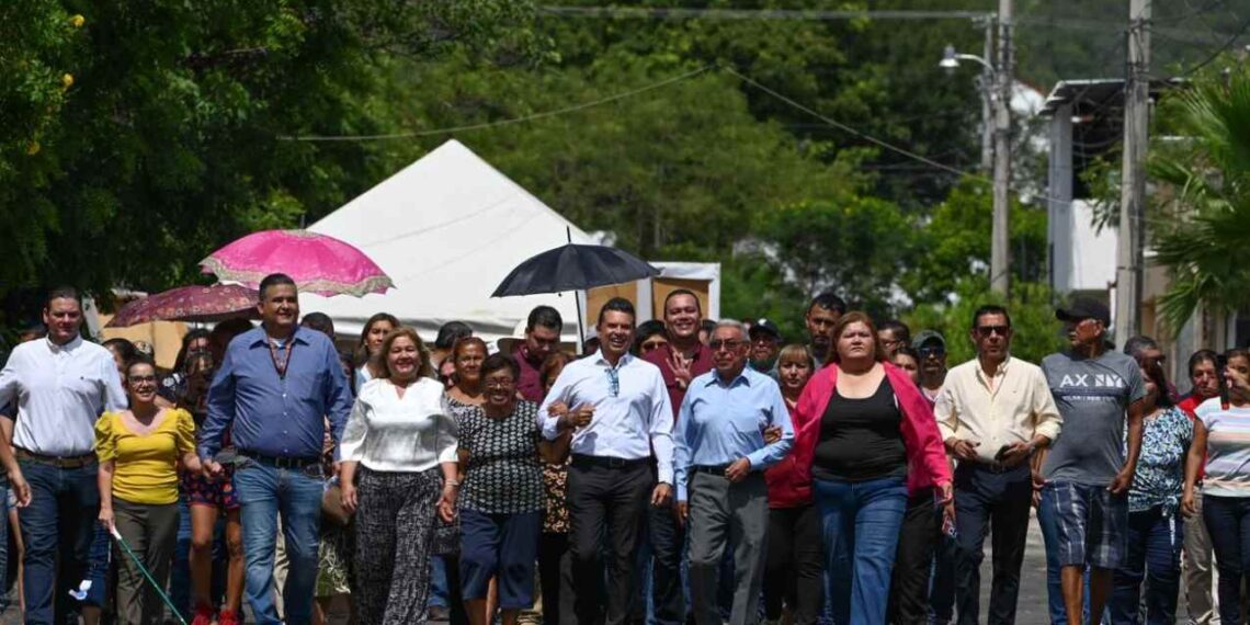 Ayuntamiento de Victoria inaugura calle