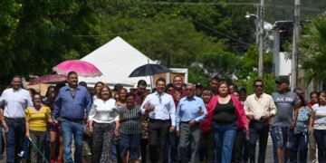 Ayuntamiento de Victoria inaugura calle