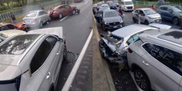 Carambola en la autopista México-Cuernavaca provoca caos vial
