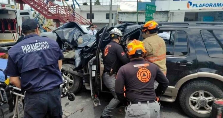 atrapado camioneta Apodaca