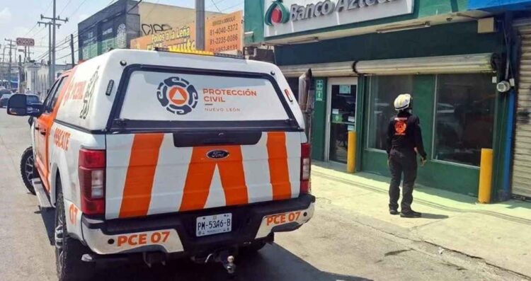 Cortocircuito provoca conato de incendio en banco de Monterrey, NL