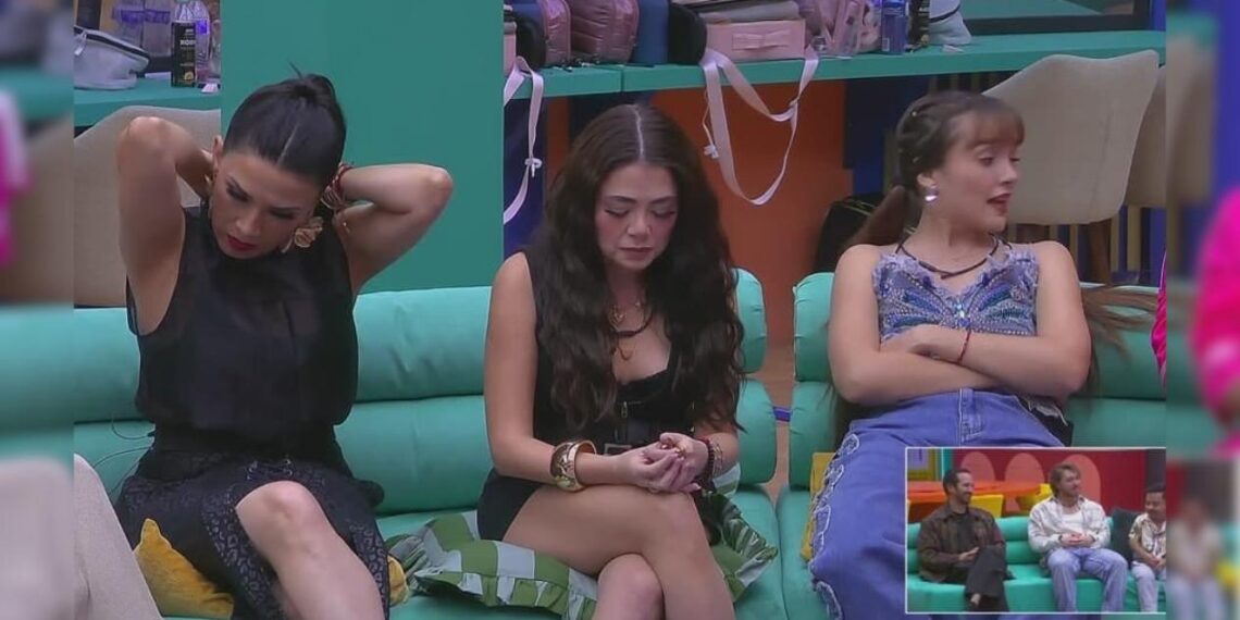 Dalílah Polanco micrófono