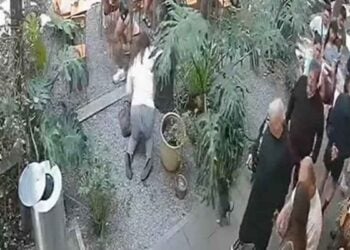 Detienen a hombre por robar un bolso en la Alcaldía Cuauhtémoc, CDMX