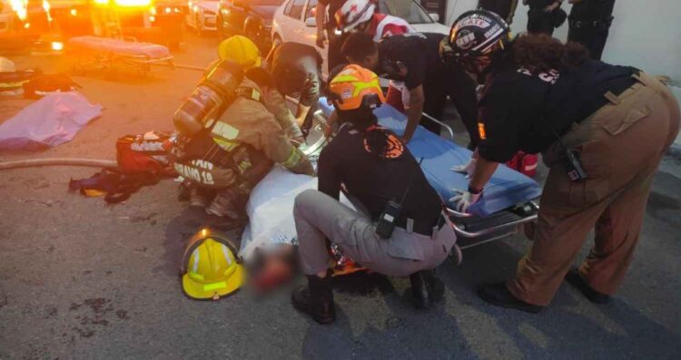 Familia que falleció durante incendio en San Pedro es trasladada a Veracruz