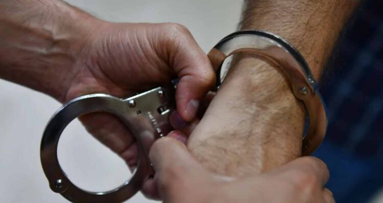 Hombre es arrestado Salinas Victoria