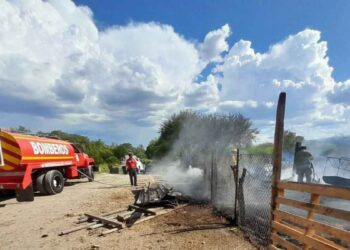 Incendio en corrales de Linares