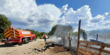 Incendio en corrales de Linares