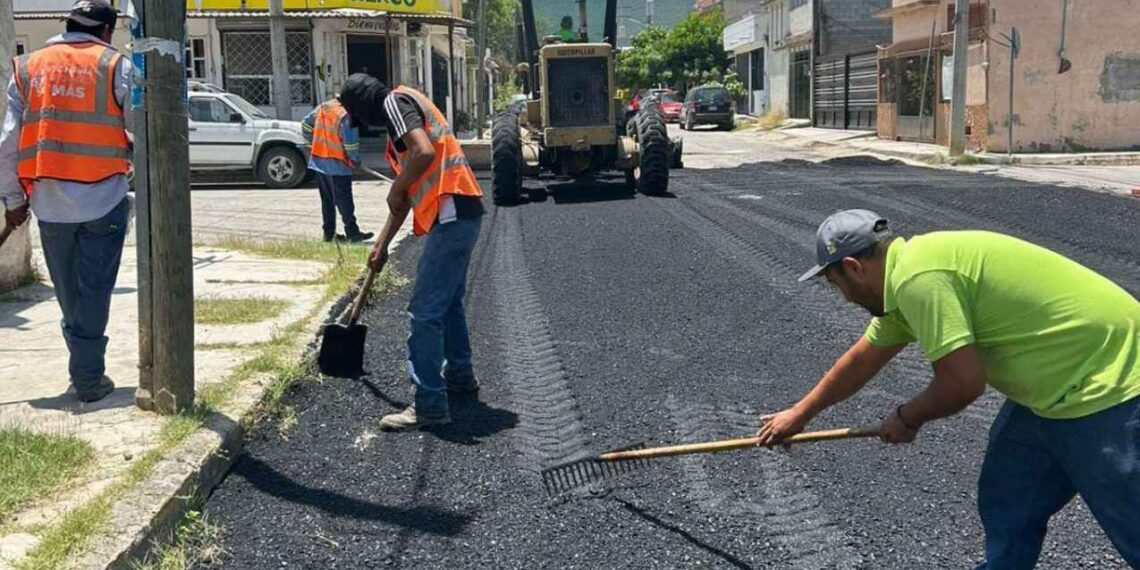 Intensifica Gobierno bacheo en colonias de Ciudad Victoria, Tamaulipas