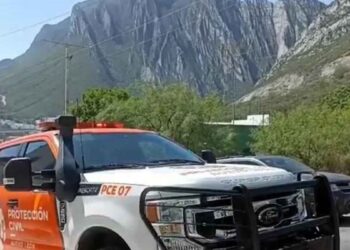 joven senderismo Santa Catarina
