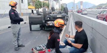 Joven lesionado volcadura Monterrey
