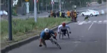 Maratón CDMX bache accidente