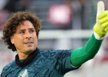 Memo Ochoa fichaje 2025