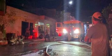 Monterrey: Masculino sufre incendio en su vivienda tras dejar cocinando unos frijoles