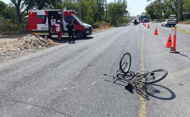 Muere ciclista tras ser atropellado por un vehículo en la Carretera Nacional en Linares, NL