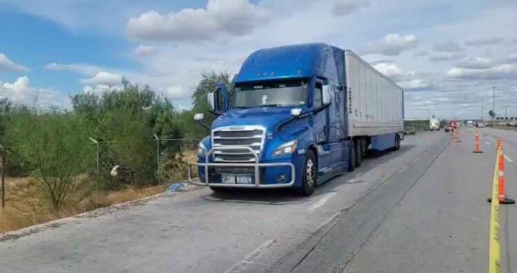 operador de tráiler sin vida