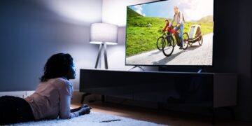 ¿Cómo ambientar una habitación para ver películas?