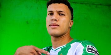 Nelson Deossa deja Rayados y es presentado por el Betis