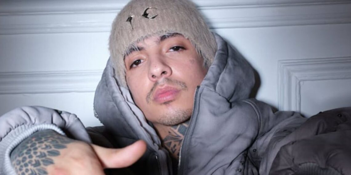 Reportan incendio de camioneta que supuestamente es de Natanael Cano