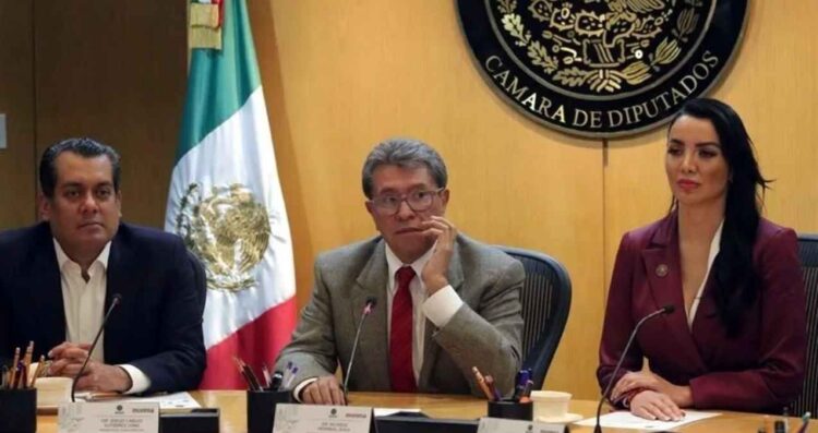 en pausa Mesa Directiva