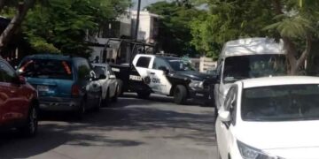 Sujetos atan a familia para robar pertenencias de su domicilio en Monterrey, Nuevo León