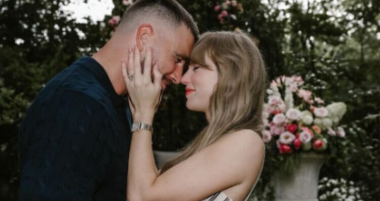 Taylor Swift y Travis Kelce anuncian su compromiso en un jardín lleno de flores