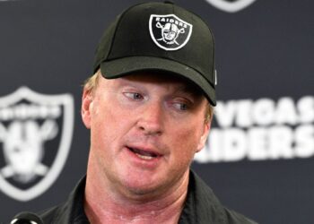 Tribunal de Nevada permite a Jon Gruden continuar demanda contra la NFL