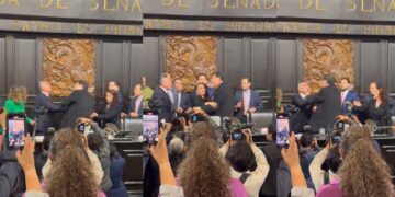 Noroña y ‘Alito’ Moreno se enfrentan a golpes en el Senado; asi fue el momento exacto